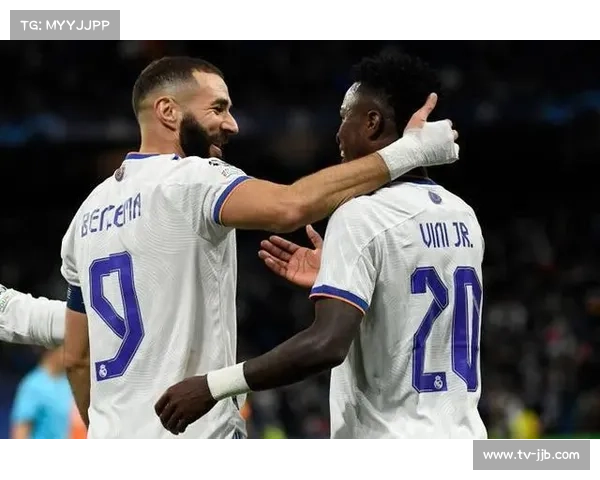 维尼修斯半场突破造三次机会，对手防线疲于应对